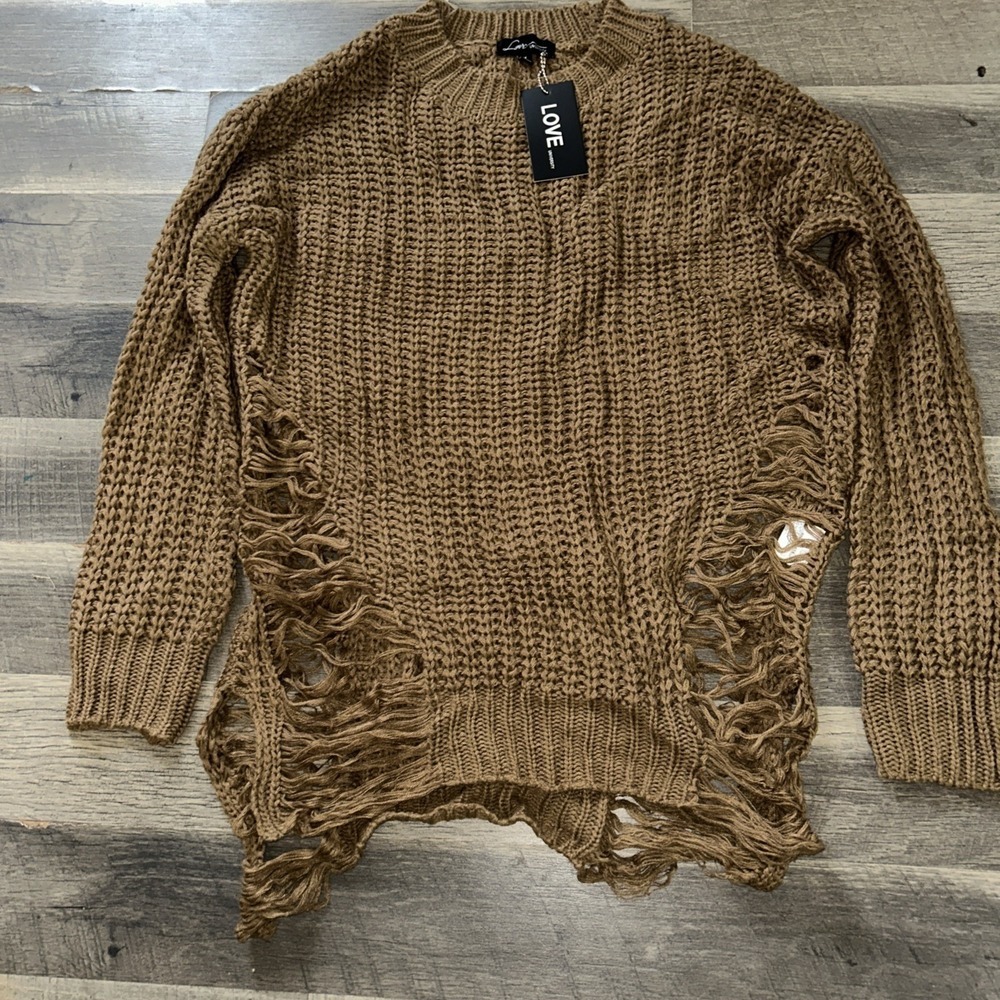 NWT Love University Size Medium Brown Distressed Knit‎  Sweater